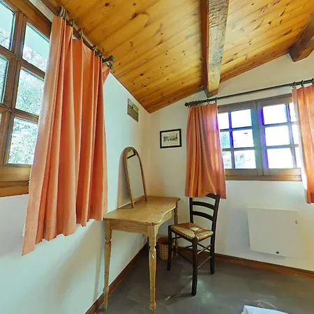 Holiday home Charmante Maison Pres De La Avec Wi-fi Et Parking Prive - Fr-1-224b-243 *